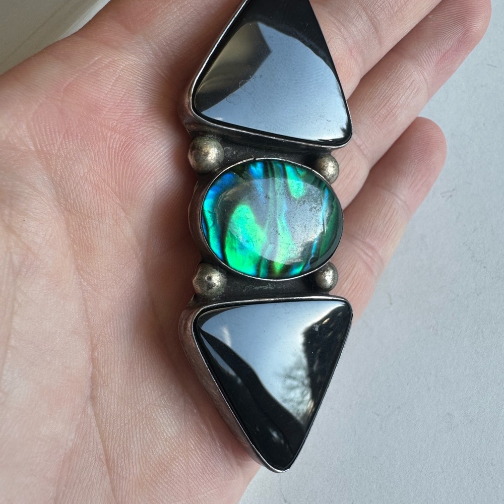 Elegant Sterling Silver Black Onyx and Green Abalone Pin brooch 22.9g - Picture 5 of 15